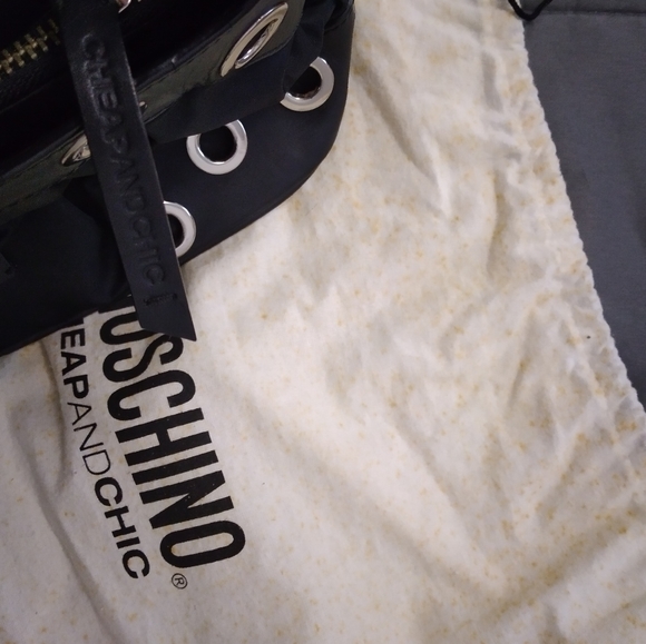 AUTHENTIC MOSCHINO CHEAP CHIC HANDBAG - Picture 3 of 4